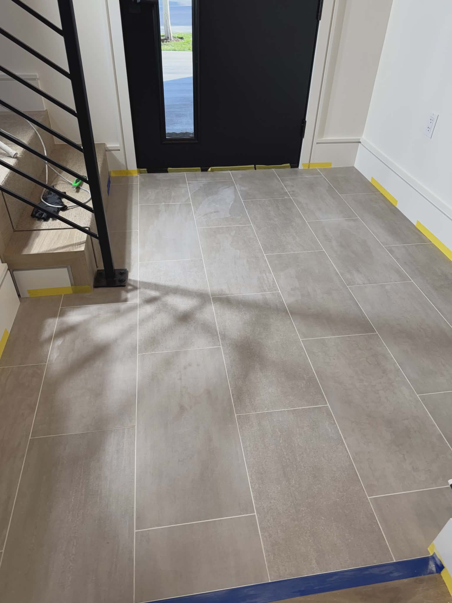 Large-format tile entryway
